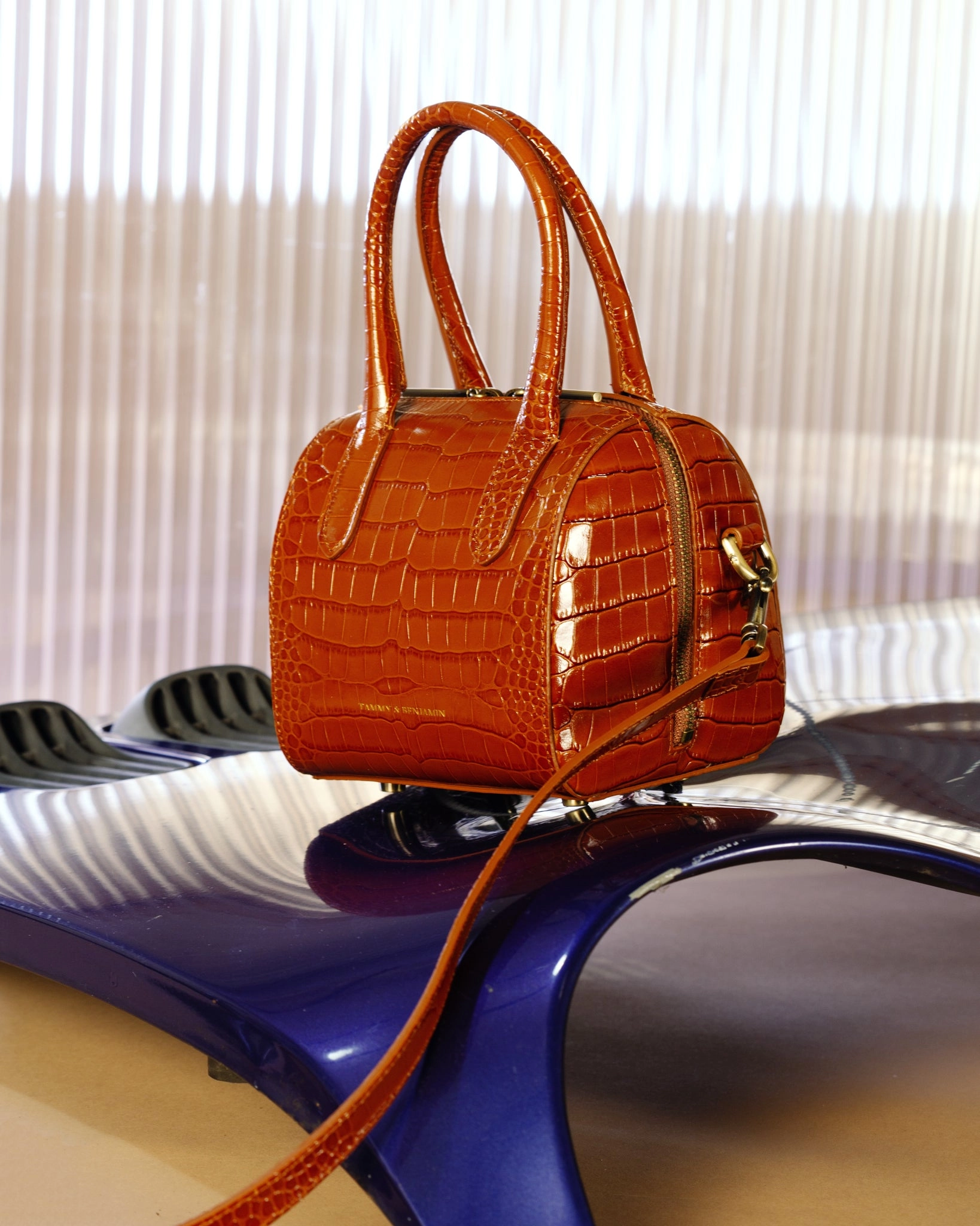 BOSTON MINI - Caramel embossed (VP)