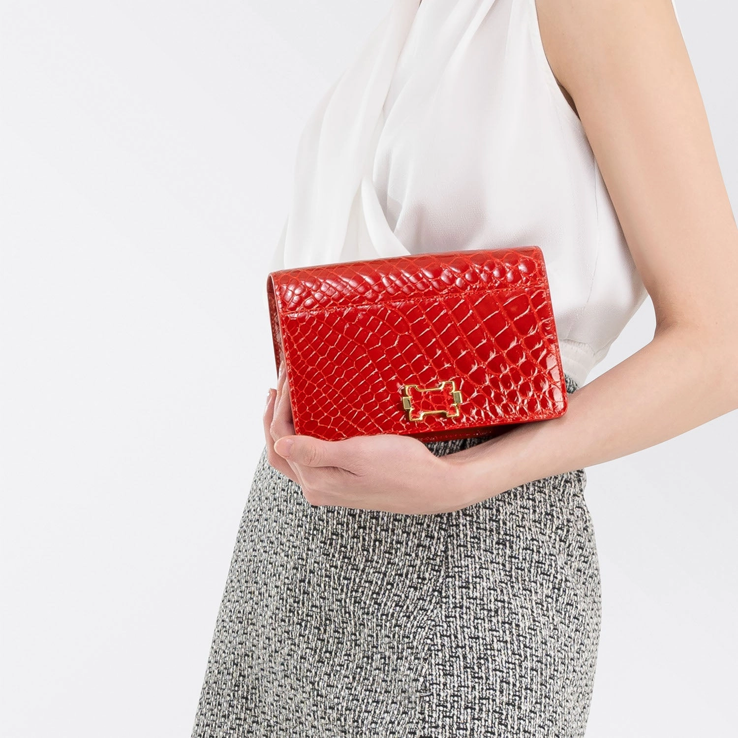 CREST SILHOUETTE CHAIN WALLET