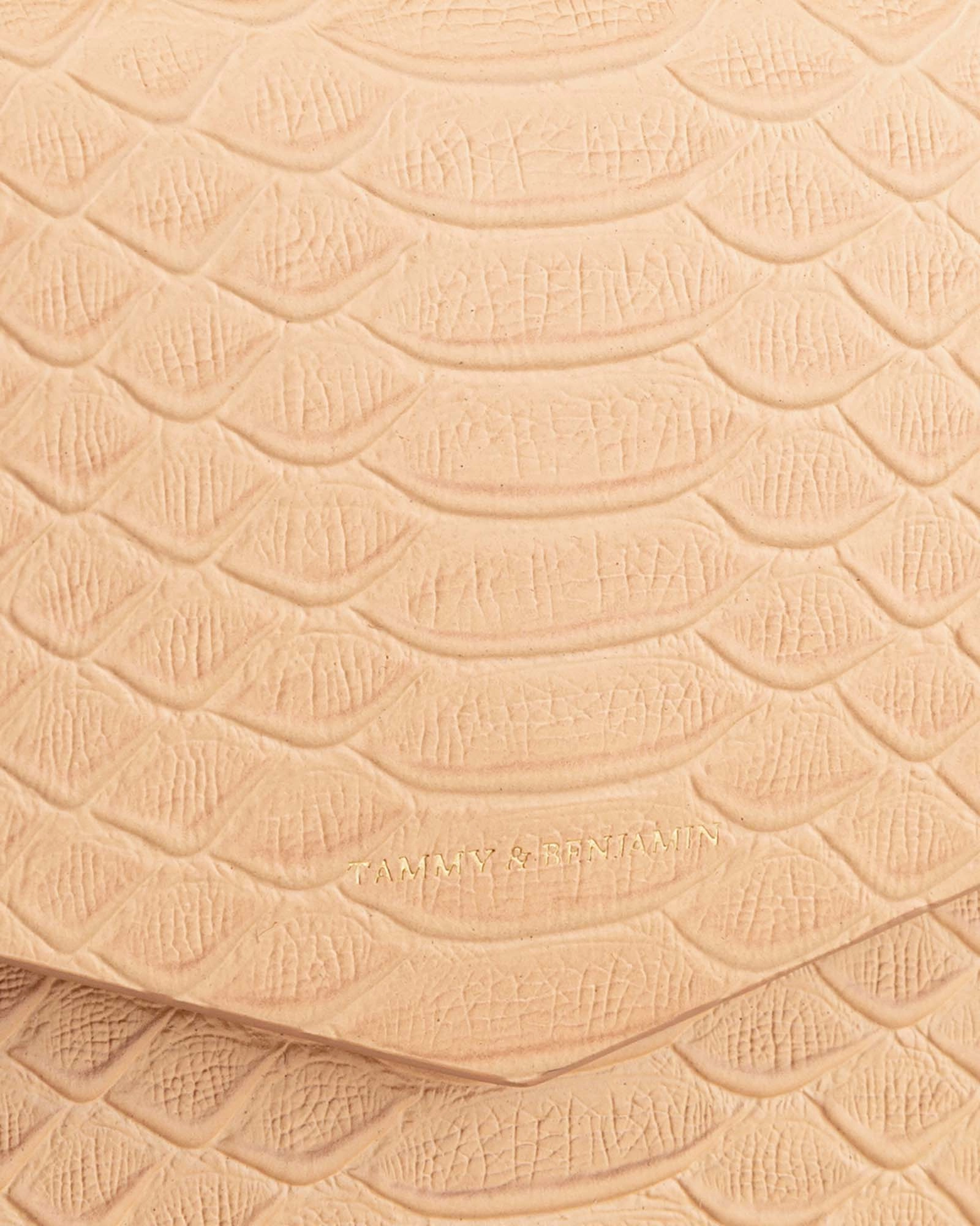 INES - Salmon embossed (VP)