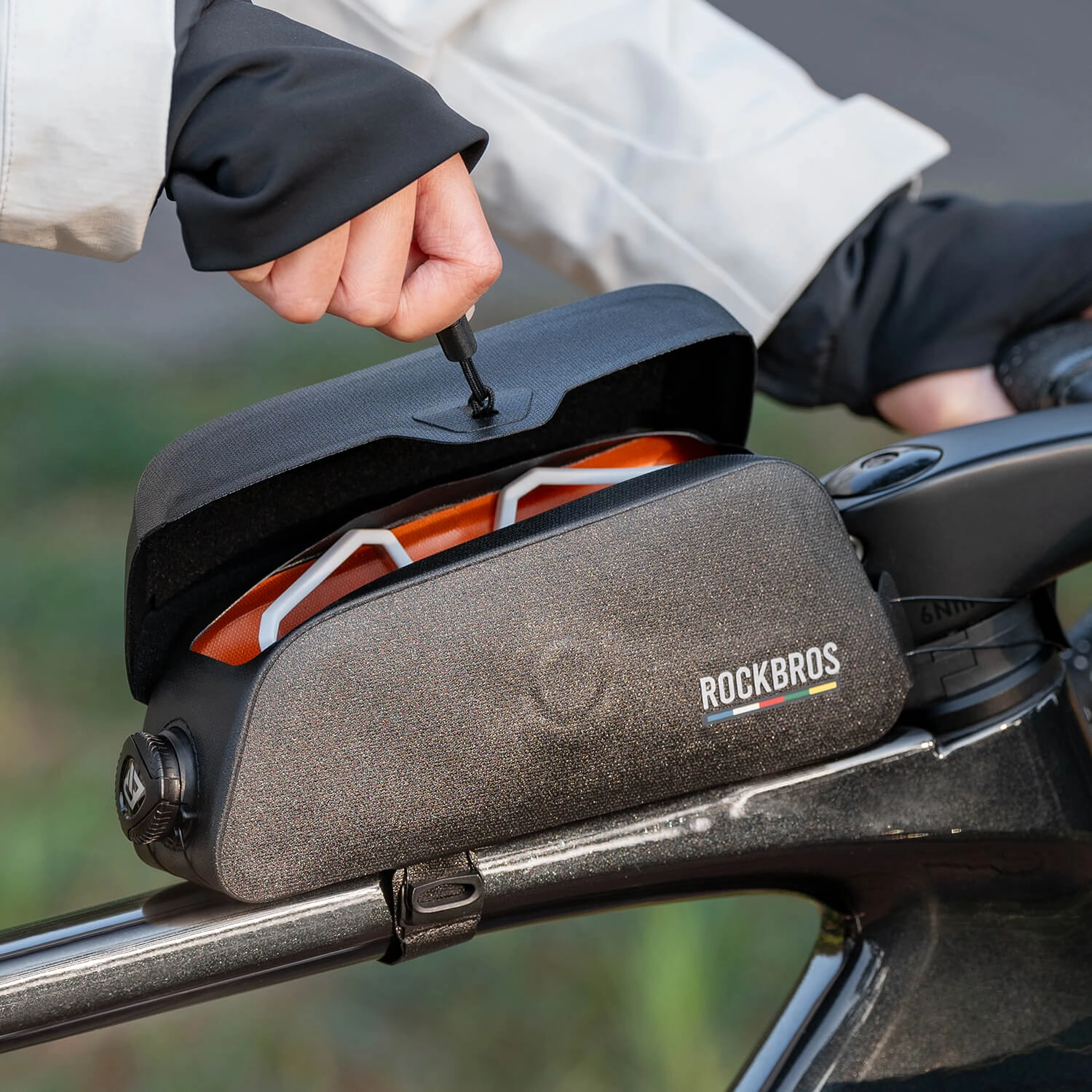 ROCKBROS Road To Sky 100%Waterproof Magnetic Bike  Top Tube Frame Bag  0.6L/0.9L